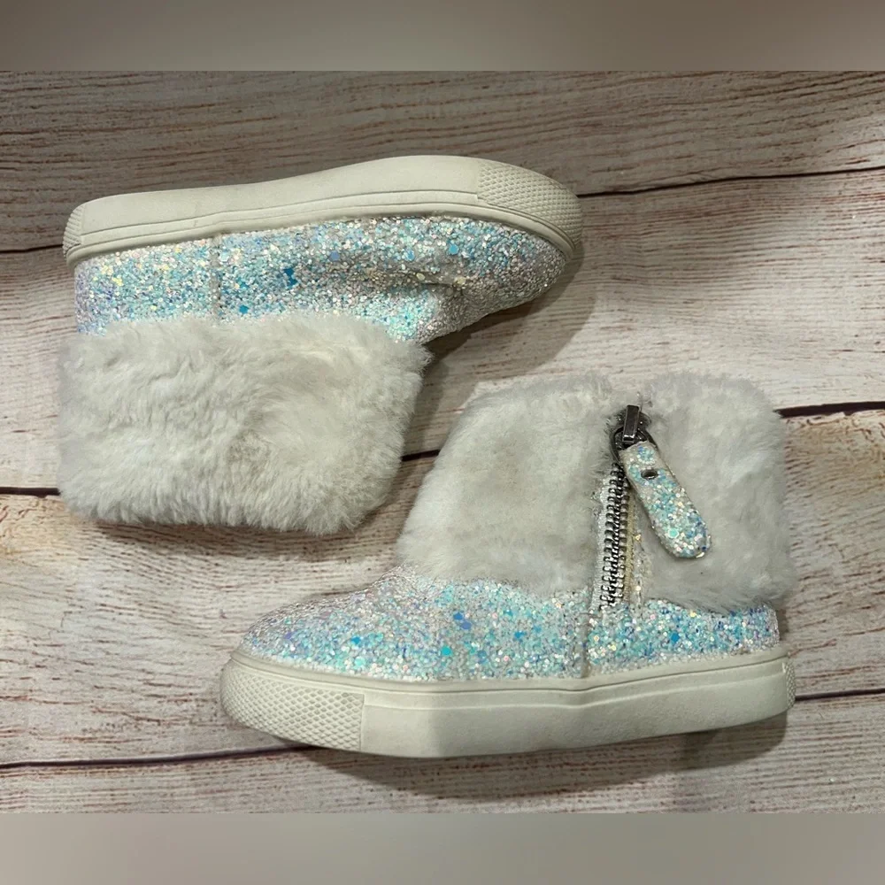 6 Toddler Sugar Sparkle Silver & White Faux Fur Ankle Boots